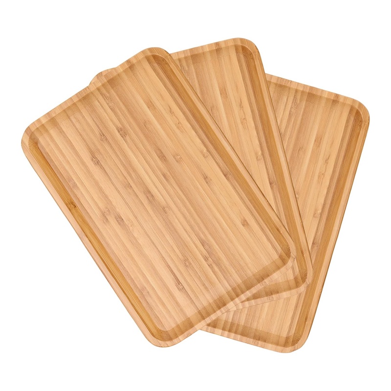 The natural material of the bamboo plate adds a touch of green to the home