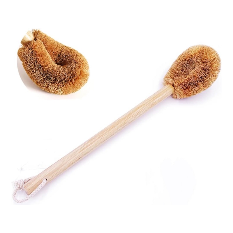The exquisite design of the wooden toilet brush makes cleaning high-end