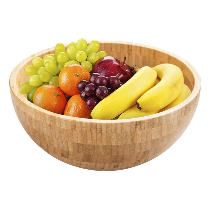 Bamboo salad bowls make the dining table more natural and elegant