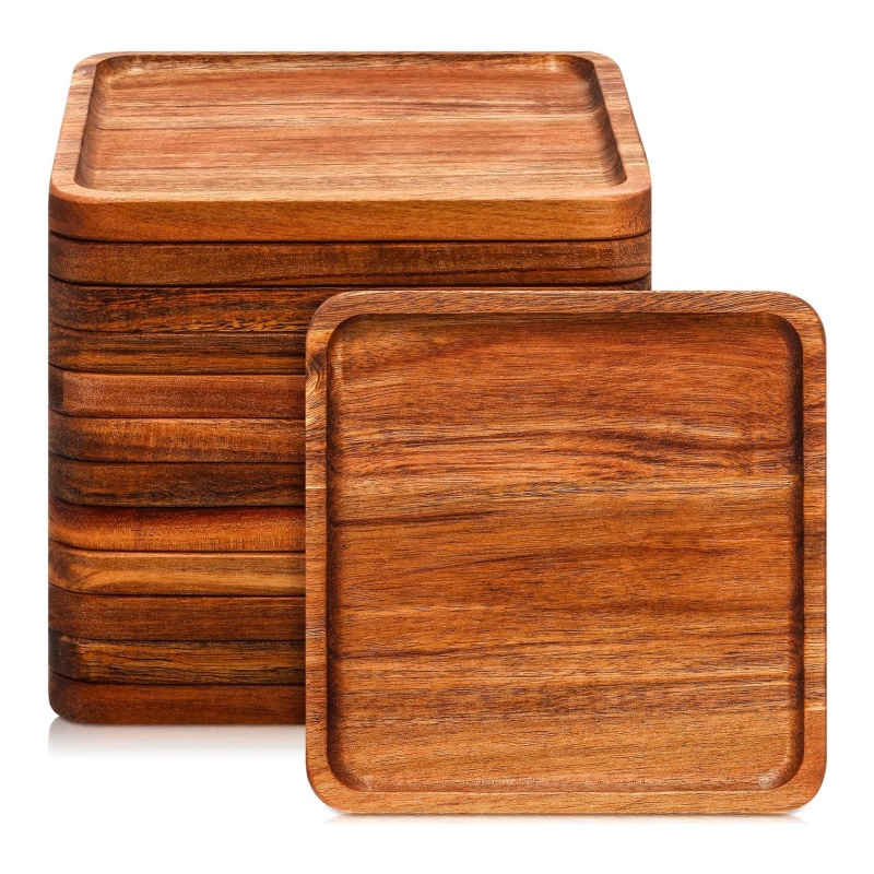 Wooden dinner plates are a must-have for a minimalist dining table