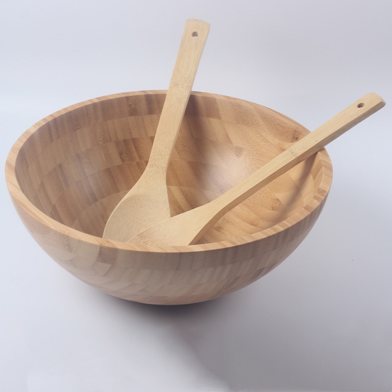 Savoring bamboo soup bowls showcases a unique dining style