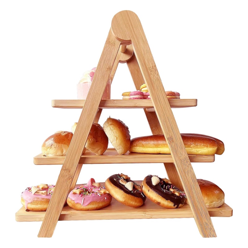 The exquisite craftsmanship of the bamboo dessert tray presents the perfection of desserts