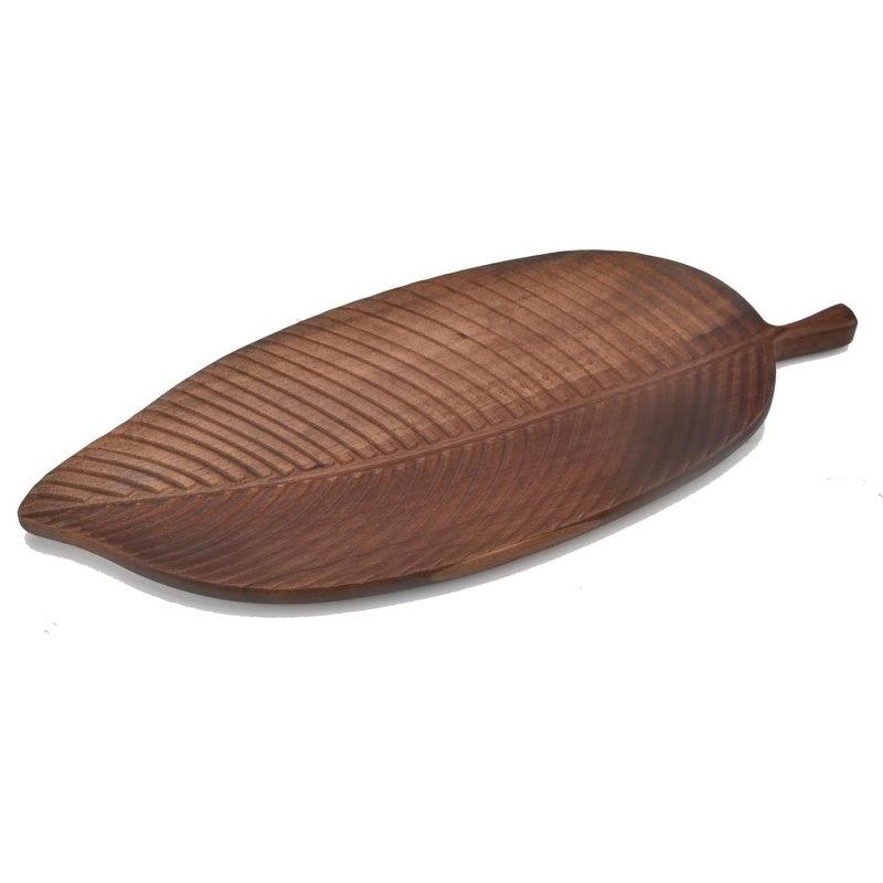 Bamboo and wooden home ornaments make the home environment more comfortable