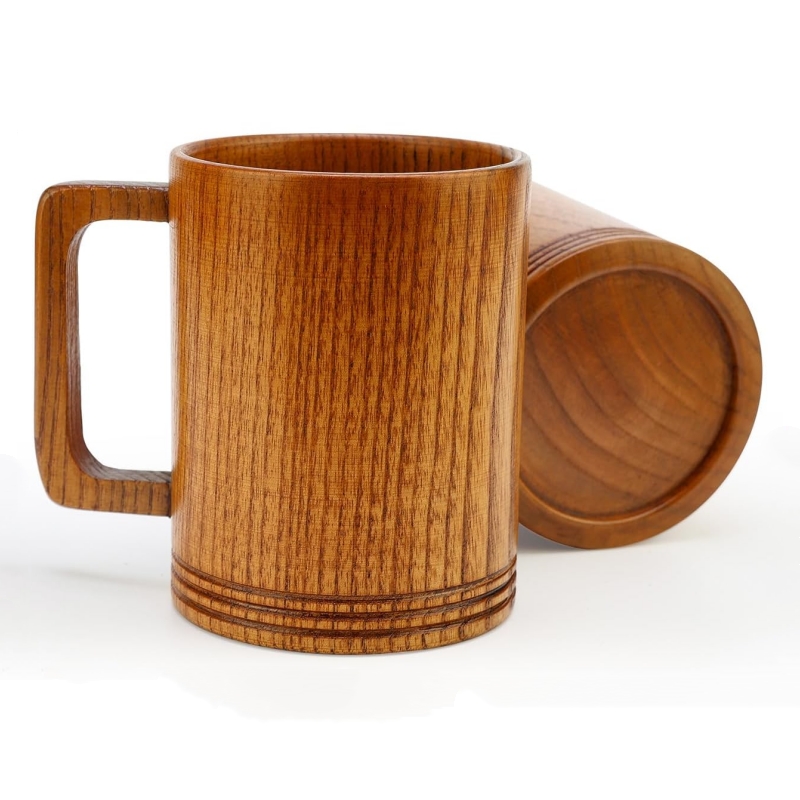 Placing the wooden cups on the table adds a touch of style