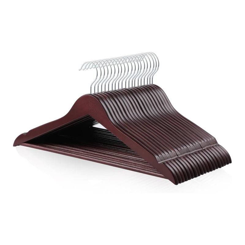 How to choose the right wooden clothes hanger according to the type of clothes